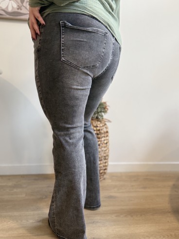 Jeans gris coupe flare
