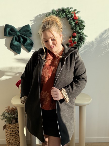 Manteau mi long à capuche revers léopard grande taille noir