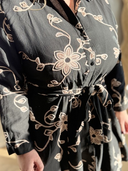 Robe tunique broderie fleurs Sophie noir