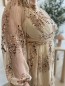 Robe pluie de sequins beige