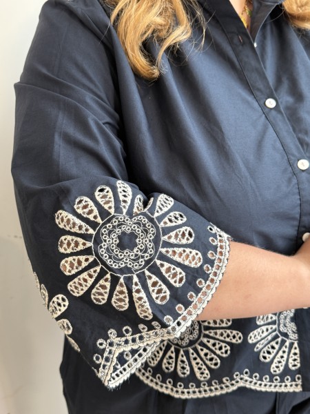 Chemise coton broderie bas bleu