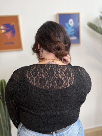 Top tout en dentelle noir