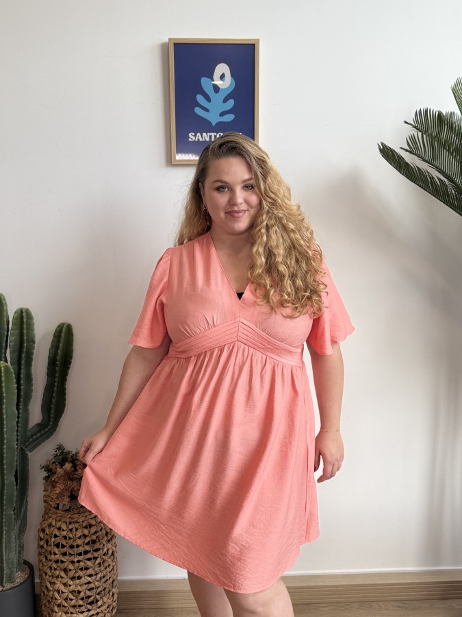 Robe fluide courte ceinture plissée corail