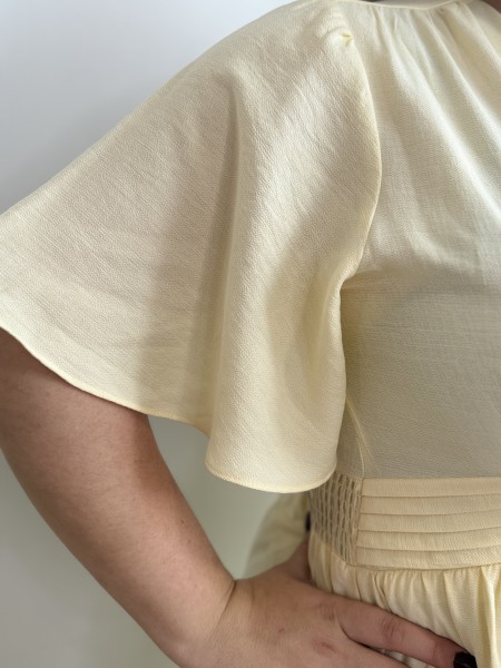 Robe fluide longue ceinture plissée jaune