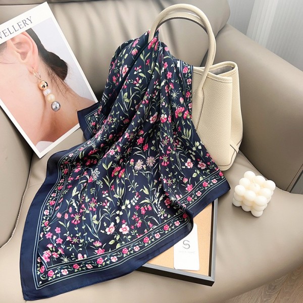 Carré effet soie 70x70cm fleurs sur tige marine