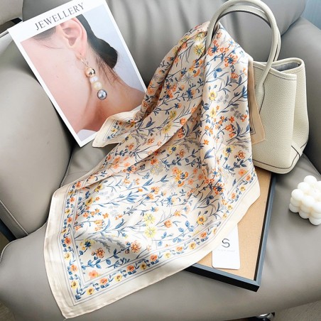 Carré effet soie 70x70cm fleurs sur tige beige