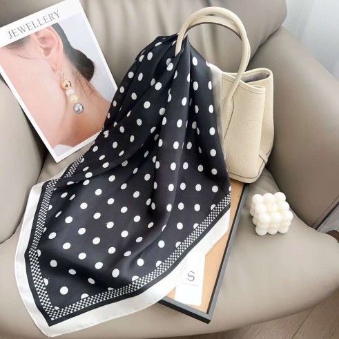 Carré effet soie 70x70cm pois noir