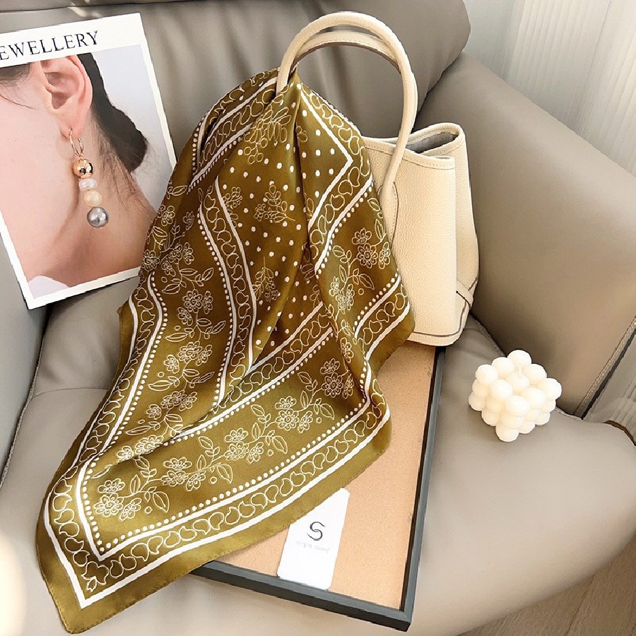 Carré effet soie 70x70cm pois et feuilles kaki