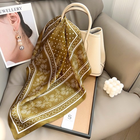 Carré effet soie 70x70cm pois et feuilles kaki