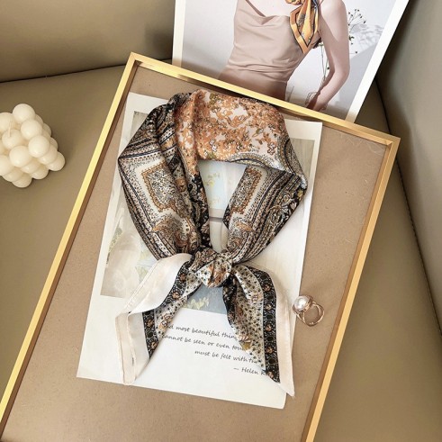 Carré effet soie 70x70cm tableau beige