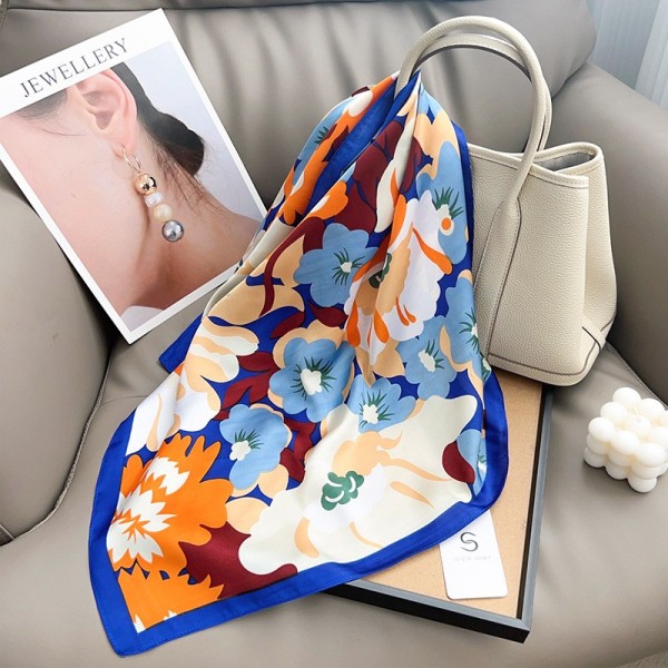 Carré effet soie 70x70cm fleurs colorées bleu