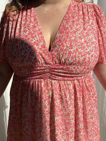 Robe courte mini fleurs Capucine fuchsia grande taille