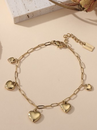Bracelet doré avec 5 coeurs