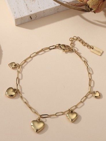 Bracelet doré avec 5 coeurs