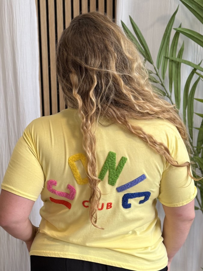 T-Shirt Curvy Broderie Iconic Club Jaune