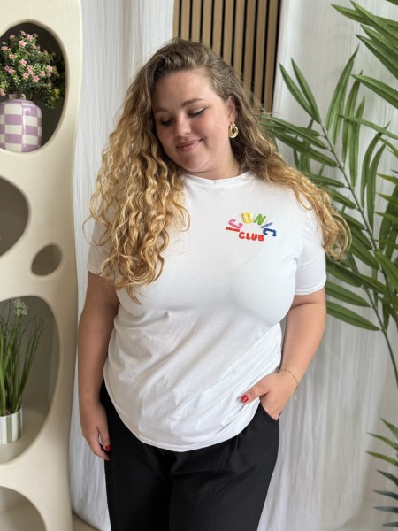 T-Shirt Curvy Broderie Iconic Club Blanc grande taille