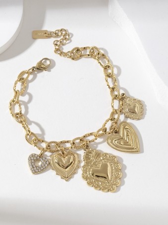 Bracelet doré avec 5 coeurs multi-taille