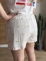 Short en gaze de coton blanc brodé citrons Short en gaze de coton blanc brodé citrons