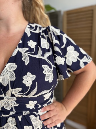 Robe courte brodée Éléna bleu marine