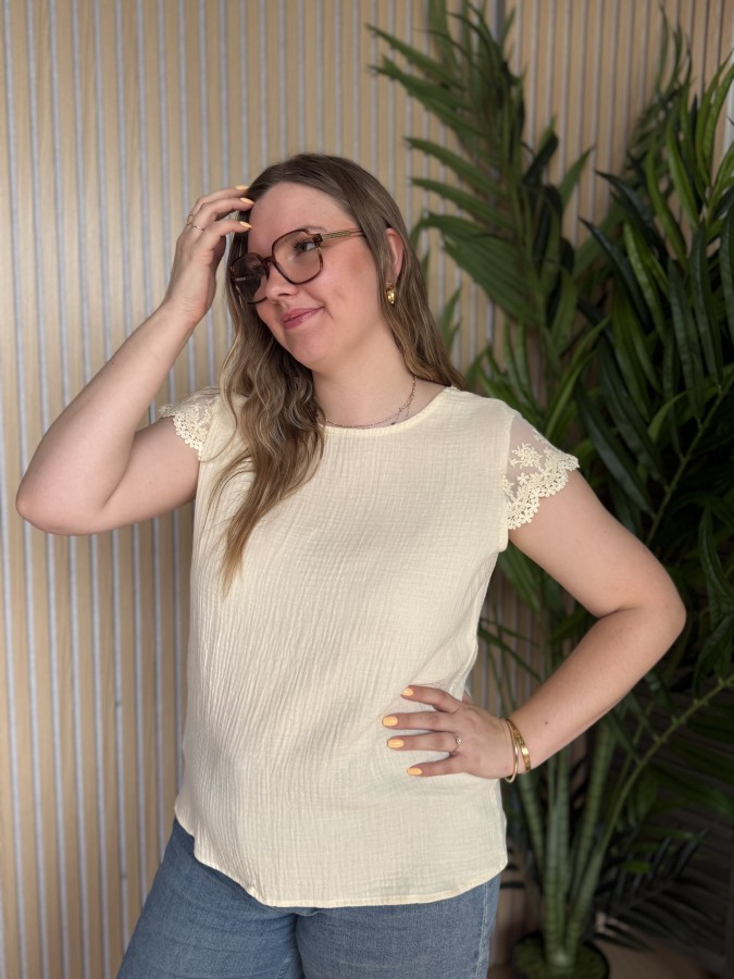 Blouse Dentelle en gaze de coton jaune pastel Blouse Dentelle en gaze de coton jaune pastel