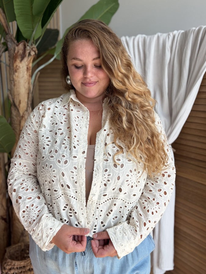Chemise blanche en broderie anglaise Chemise blanche en broderie anglaise
