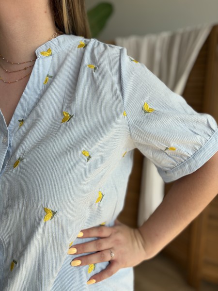 Chemise rayée à citrons brodés bleue