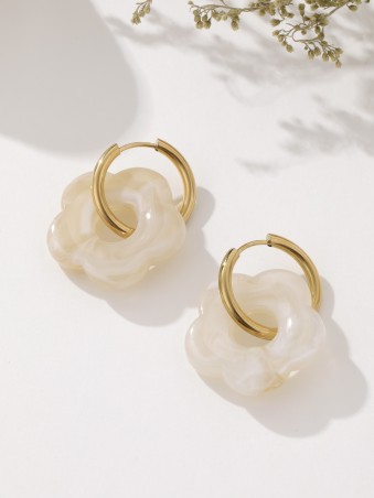 Boucles d'oreilles effet marbré fleur beige
