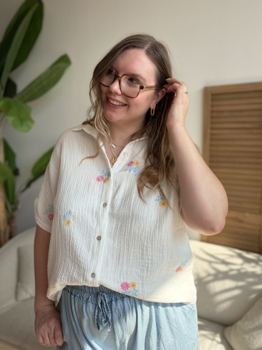 Chemise en gaze de coton fleurs brodées grande taille
