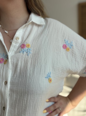 Chemise en gaze de coton fleurs brodées grande taille