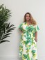 Robe longue fluide "Olivia" avec ceinture imprimé feuilles vertes curvy Robe longue fluide "Olivia" avec ceinture imprimé feuilles vertes curvy