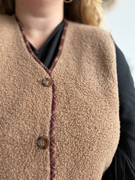 Gilet sans manches effet mouton Camel