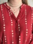Blouse Agathe à motifs brodés rouge Blouse Agathe à motifs brodés rouge