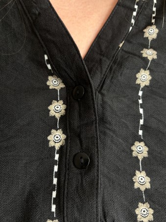 Blouse Agathe à motifs brodés noir