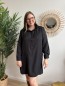 Robe chemise Éléonore col victorien noire