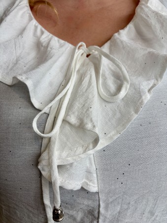 Blouse Lison à volants et paillettes blanche