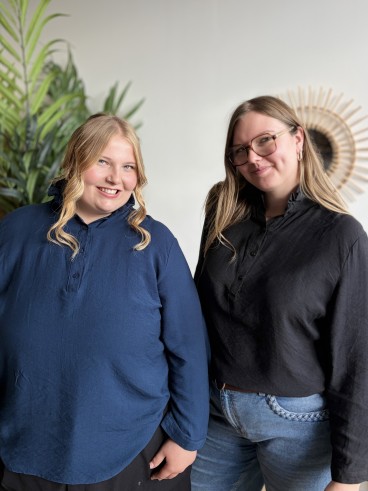 Blouse à col victorien Agathe noire - grande taille