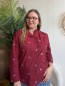 Chemise Charlotte brodée à col volanté rouge