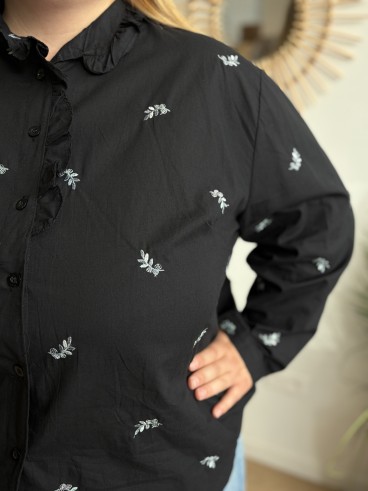 Chemise Charlotte brodée à col volanté noire - grande taille