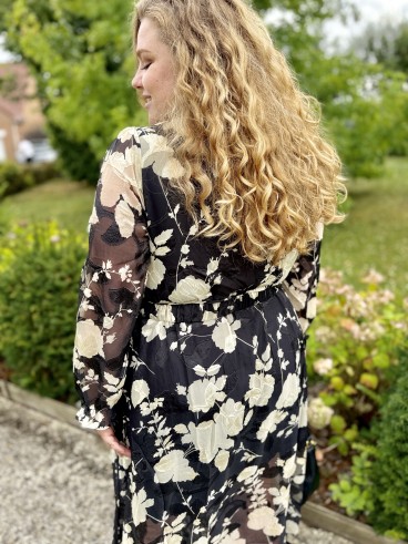 Robe longue noire fleurs blanches Ruby