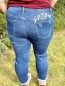 Jeans bleu mom fit avec broderie fleurs Jeans bleu mom fit avec broderie fleurs