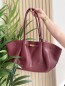 Sac à main en vinyle & sa pochette rouge bordeaux Isis