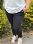 Jeans noir avec boutons strass coeurs Jeans noir avec boutons strass coeurs
