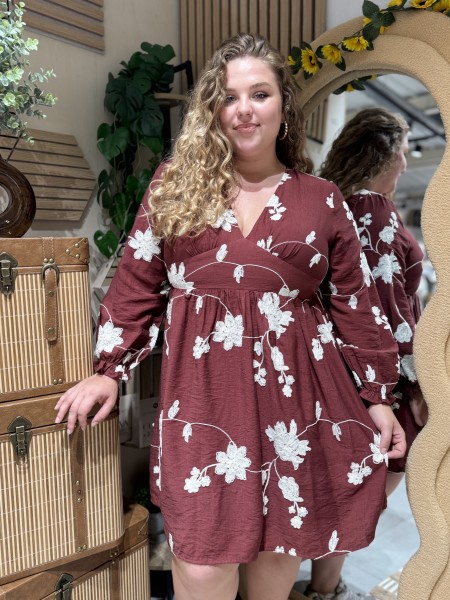 Robe courte bordeaux broderie fleurs blanches Rita
