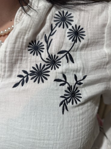 Chemise gaze de coton broderie fleurs blanche Yara