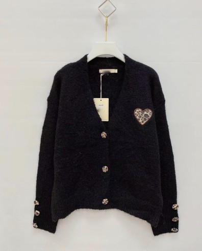 Gilet doux boutons et coeur léopard noir Juliana