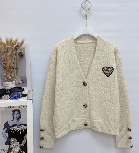 Gilet doux boutons et coeur léopard beige Juliana
