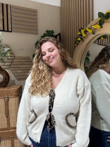 Gilet deux coeurs brodés et noeud léopard beige Adriana